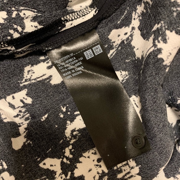 Uniqlo - Printed Sleeveless Blouse Top, Size M - Picture 9 of 9